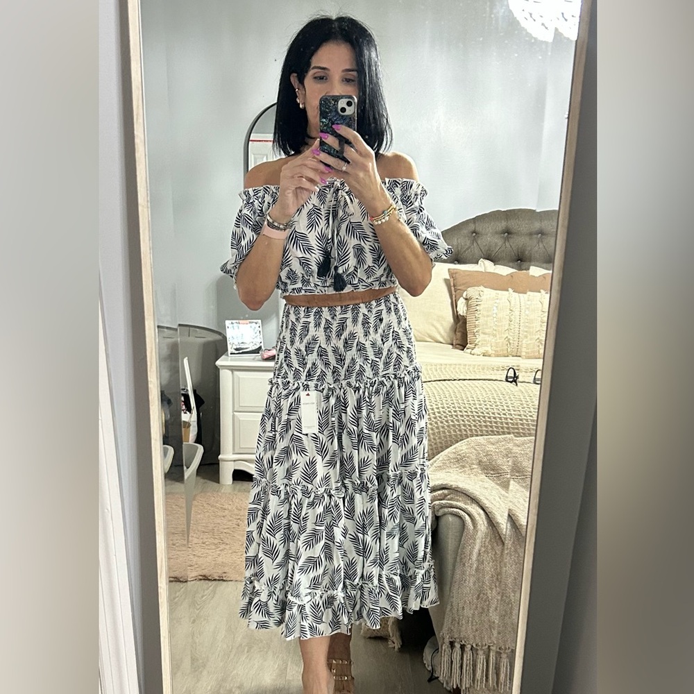 Aakaa Navy Blue and White Leaf Pattern Two Piece Set